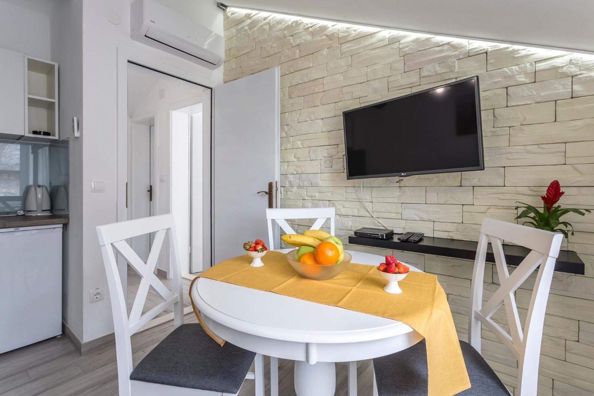 Riva Apartments Villa Thalia - Milna, Brac Milna  Luaran gambar