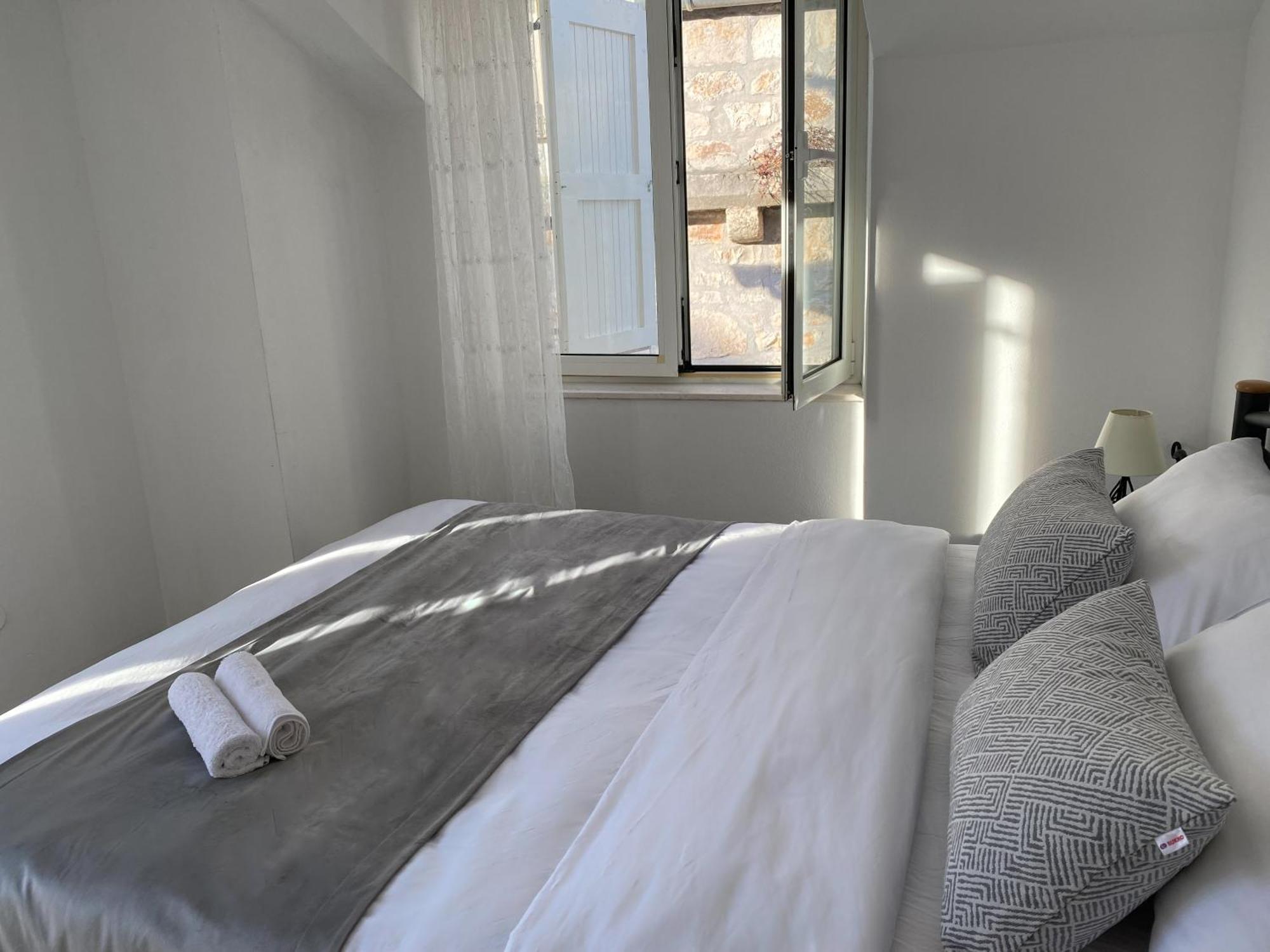 Riva Apartments Villa Thalia - Milna, Brac Milna  Luaran gambar